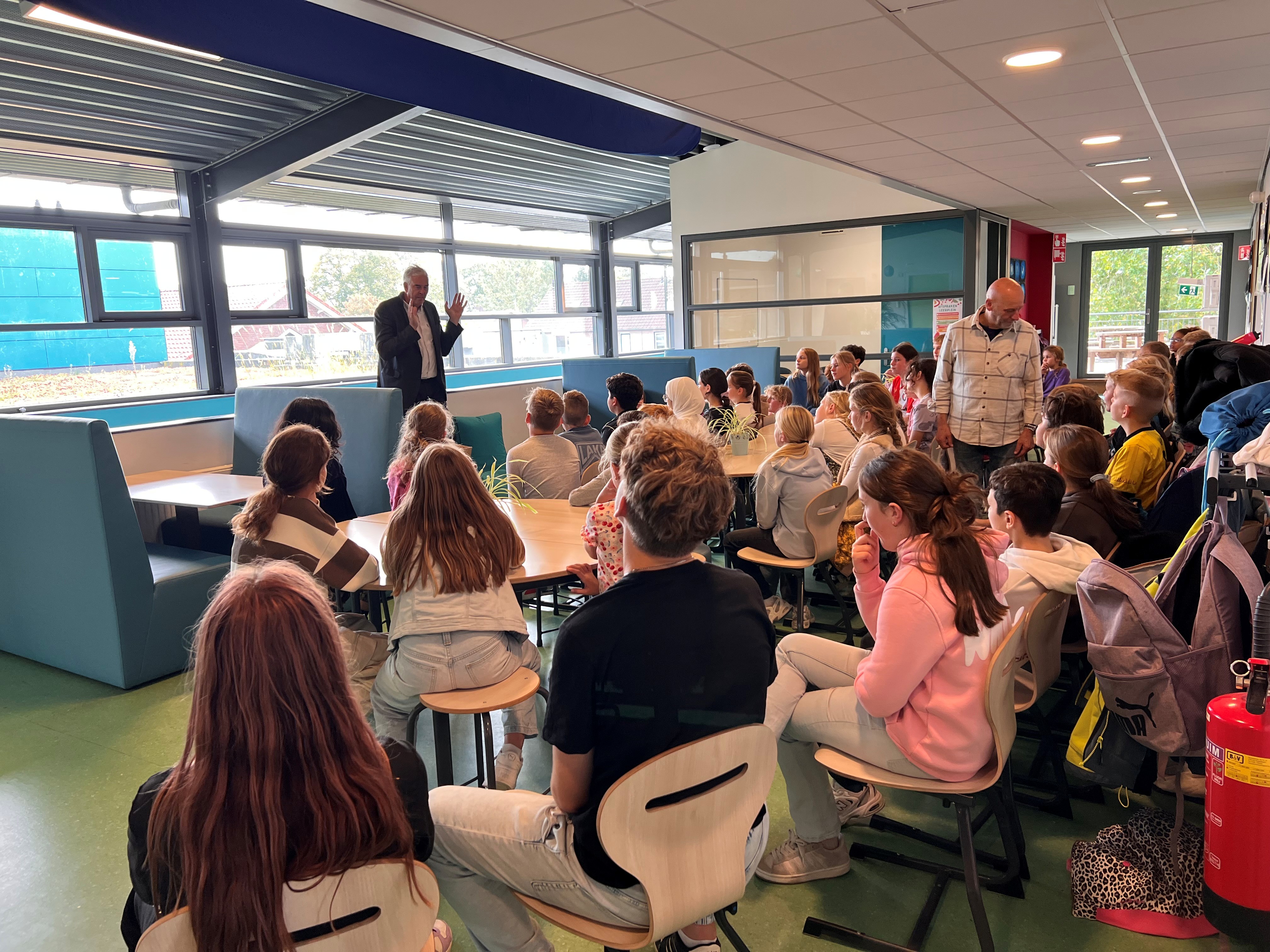 Wethouder Harry Bakker bezoekt Basisschool de Grienden