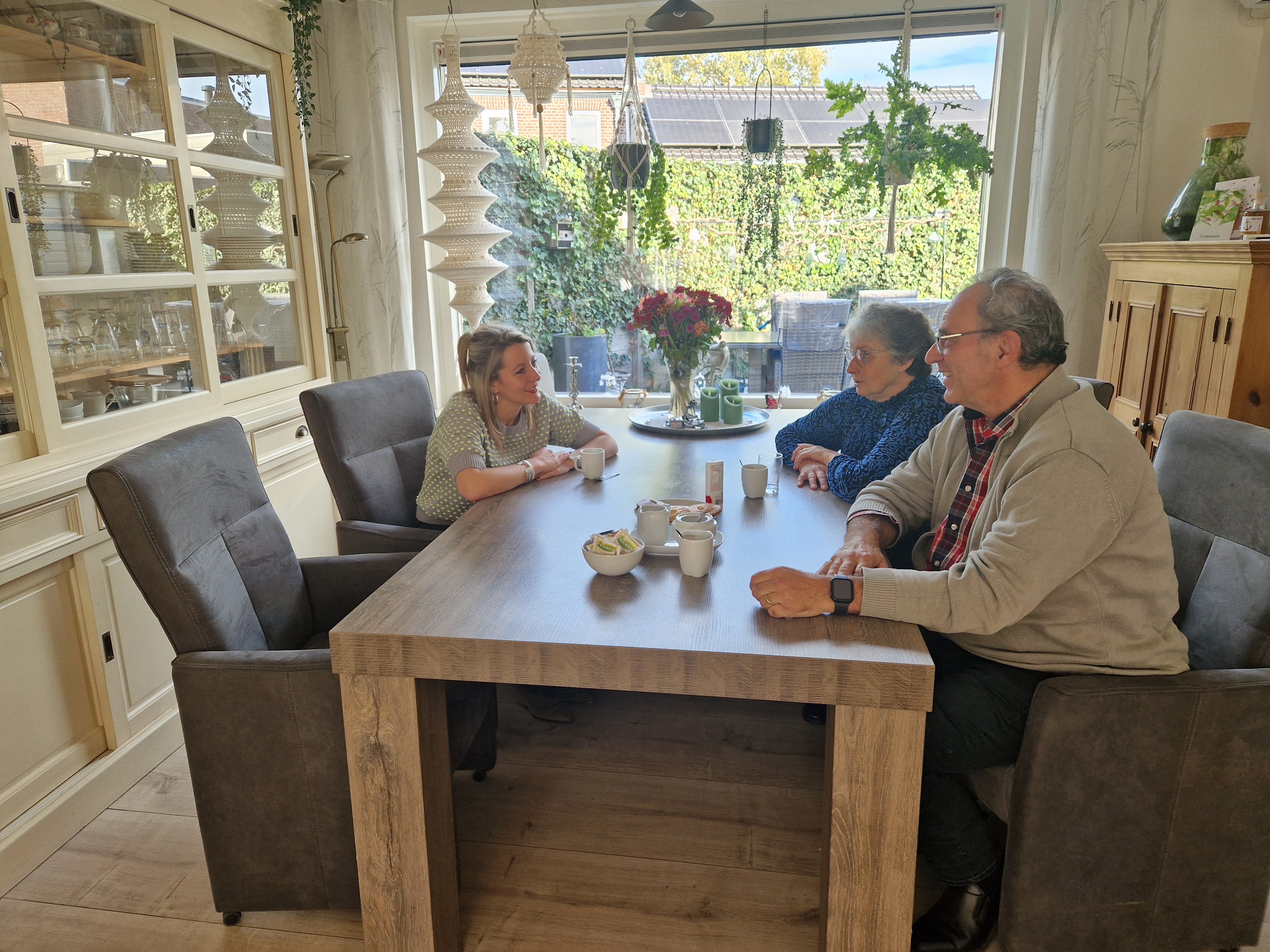 Wethouder Pruijsers in gesprek met ervaren pleegouders Peter en Ria