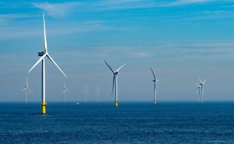 Foto windmolens op zee